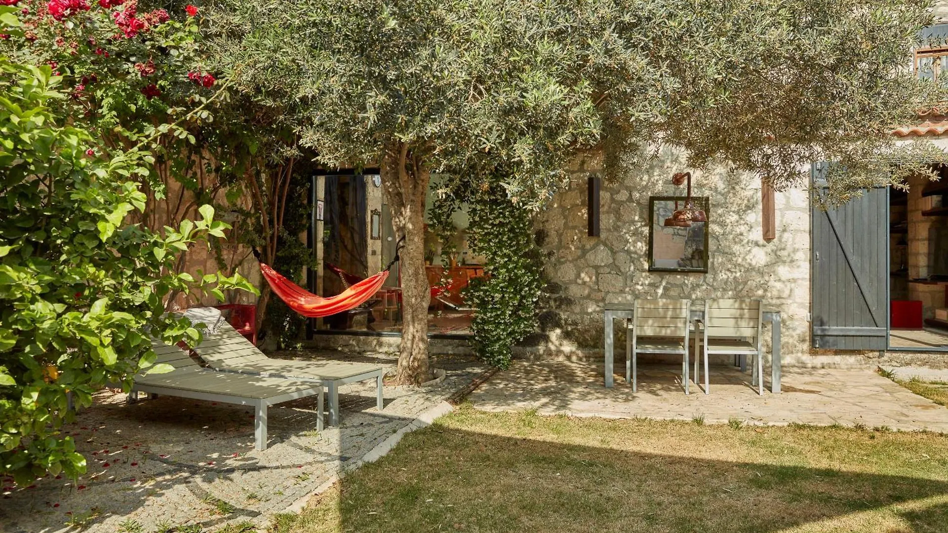 Sunset No 23 Alacati - An Oasis In The Center Of The Village Сasa de vacaciones